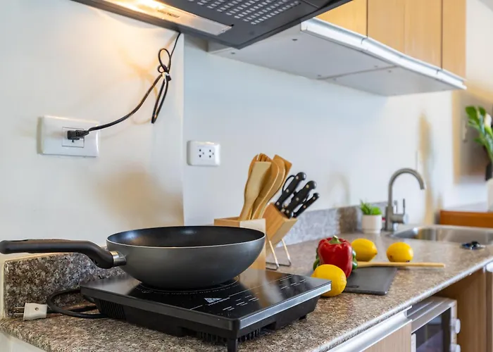 617a Condotel Near Airport &mall With Pool,gym,netflix アパート *