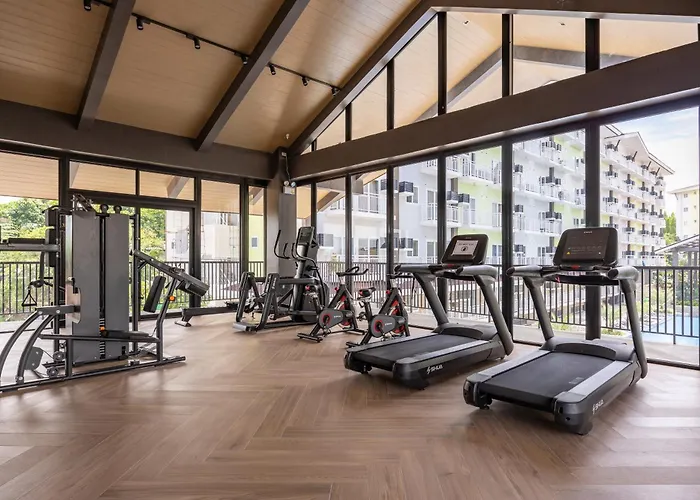 617a Condotel Near Airport &mall With Pool,gym,netflix アパート マクタン