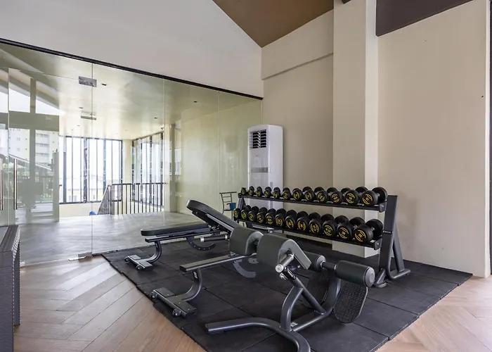 617a Condotel Near Airport &mall With Pool,gym,netflix *