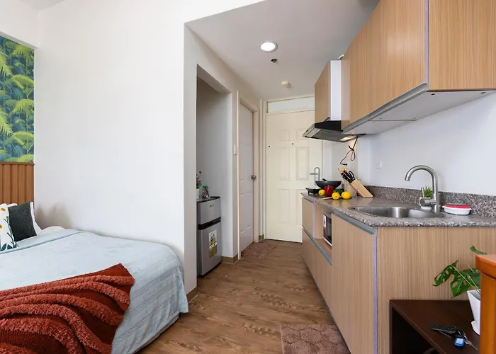 617a Condotel Near Airport &mall With Pool,gym,netflix *