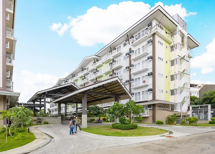 617a Condotel Near Airport &mall With Pool,gym,netflix